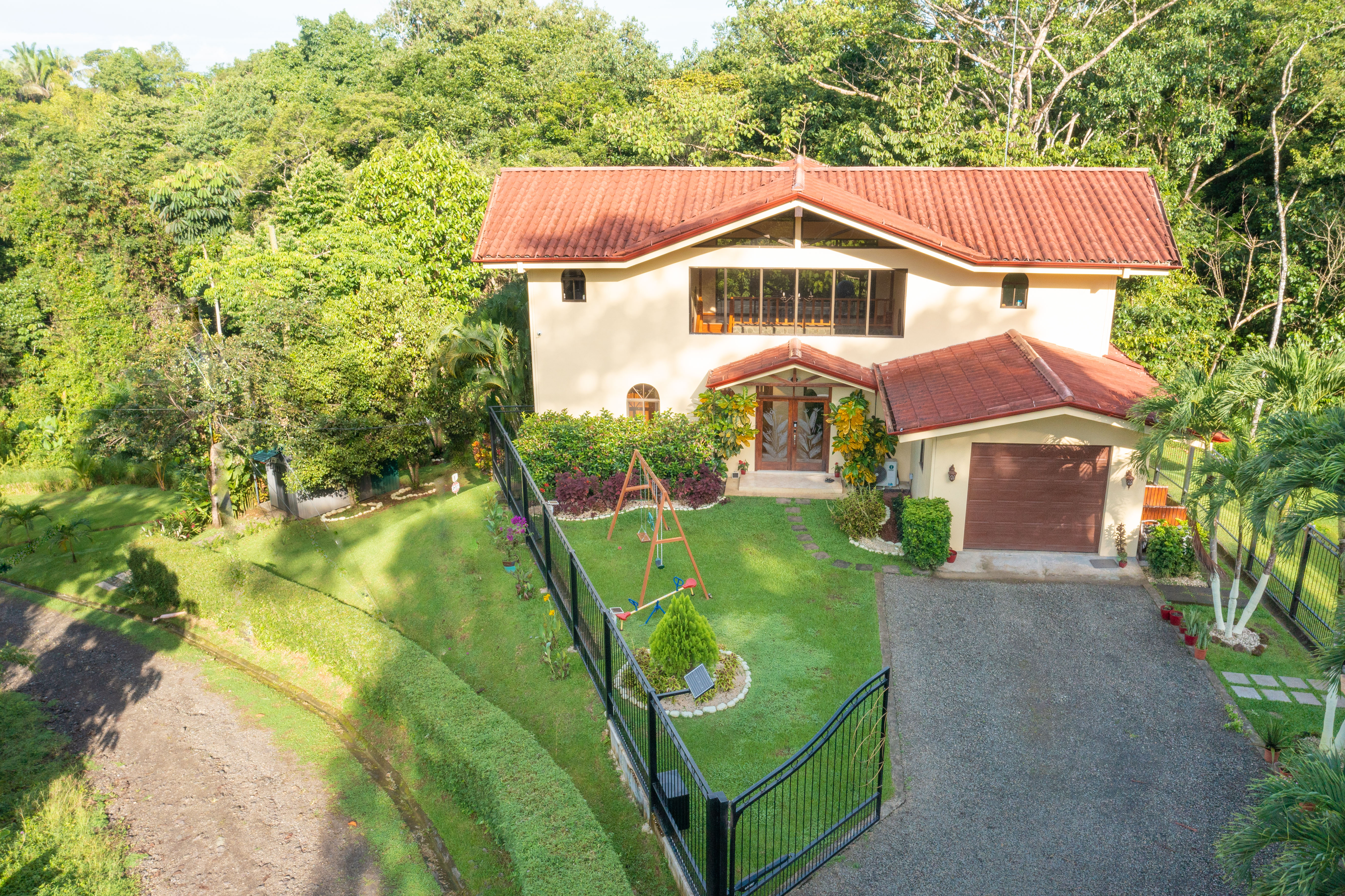 3 bed Single Family Homes For Sale in Quepos, Puntarenas - thumb 2