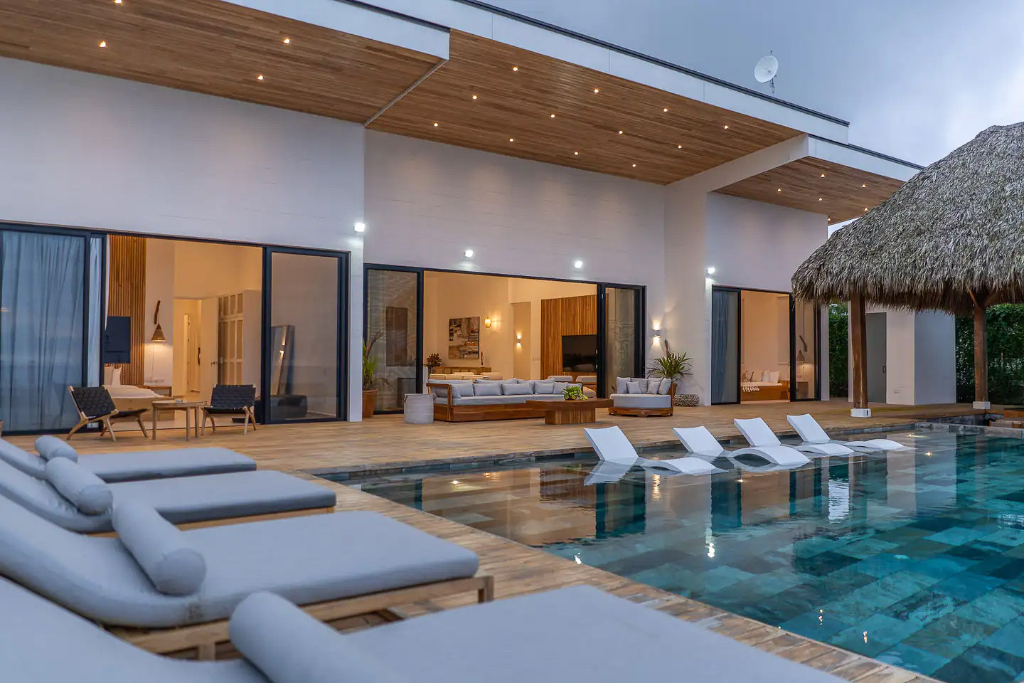 6 bed Single Family Homes For Sale in Santa Teresa, Puntarenas - thumb 1