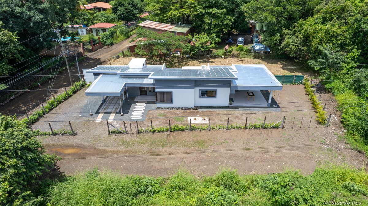 3 bed Single Family Homes For Sale in Playas Del Coco, Guanacaste - thumb 1