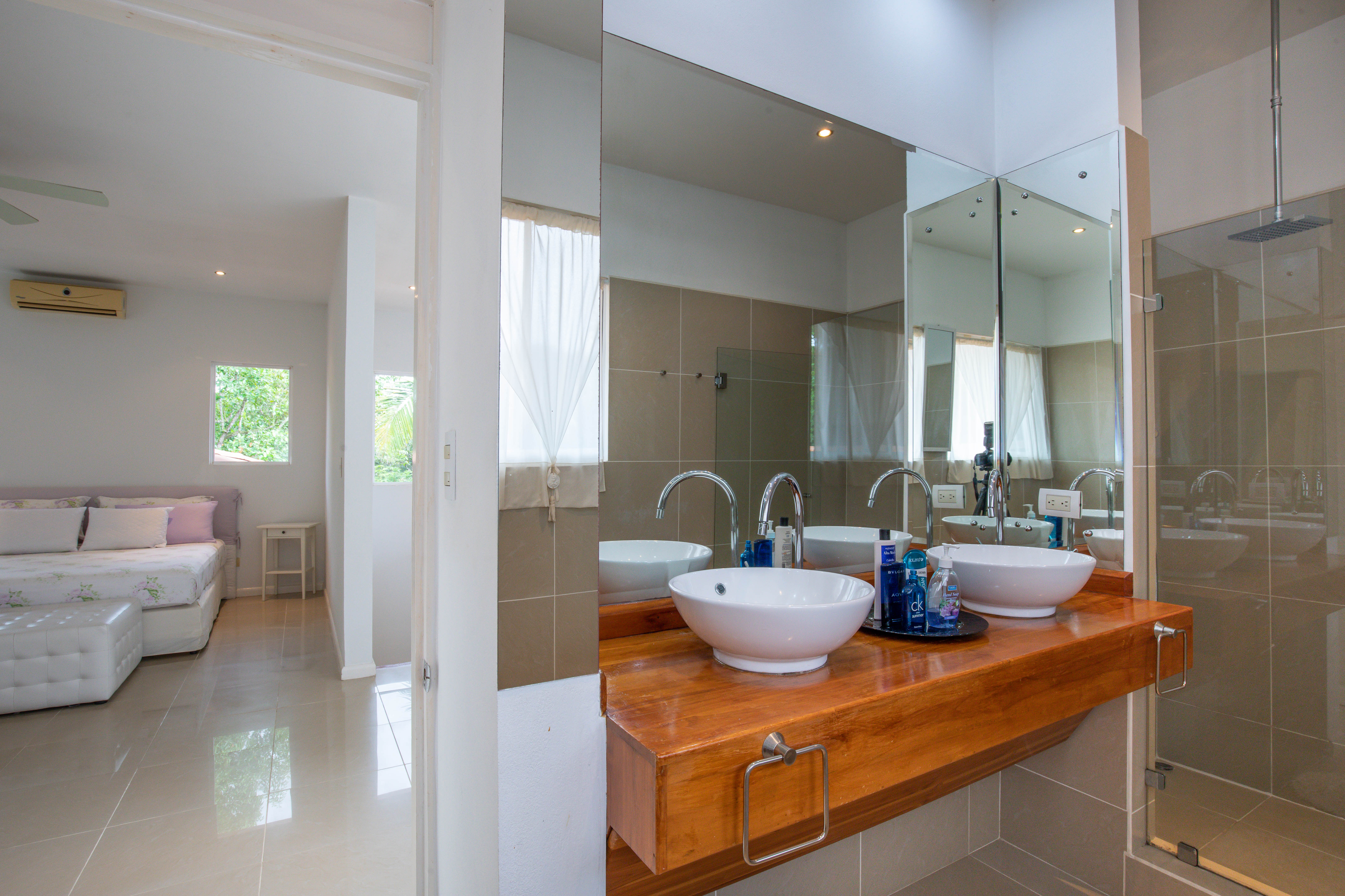 4 bed Single Family Homes For Sale in Quepos, Puntarenas - thumb 22