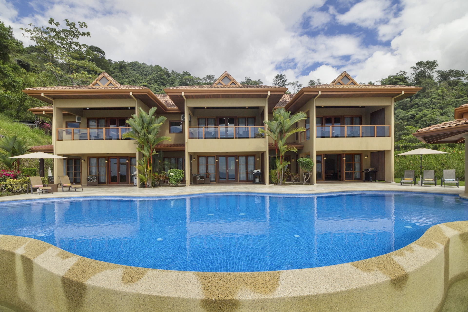 6 bed Single Family Homes For Sale in Ojochal, Puntarenas - thumb 1