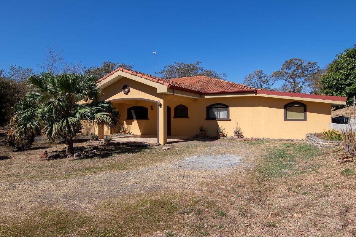 4 bed Single Family Homes For Sale in Sardinal, Guanacaste - thumb 12