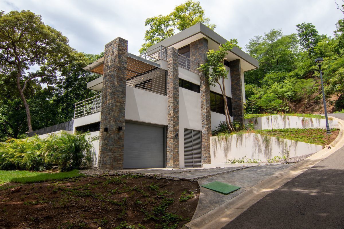 3 bed Single Family Homes For Sale in Playas Del Coco, Guanacaste - thumb 9
