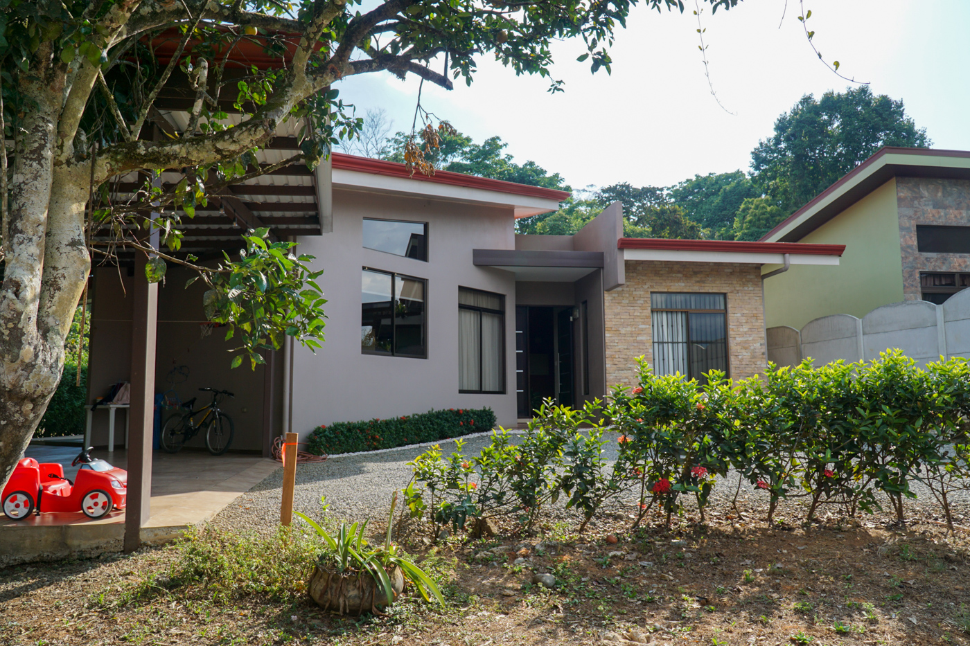 3 bed Single Family Homes For Sale in Perez Zeledon, San Jose - thumb 3