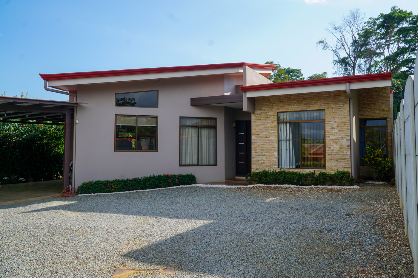 3 bed Single Family Homes For Sale in Perez Zeledon, San Jose - thumb 1