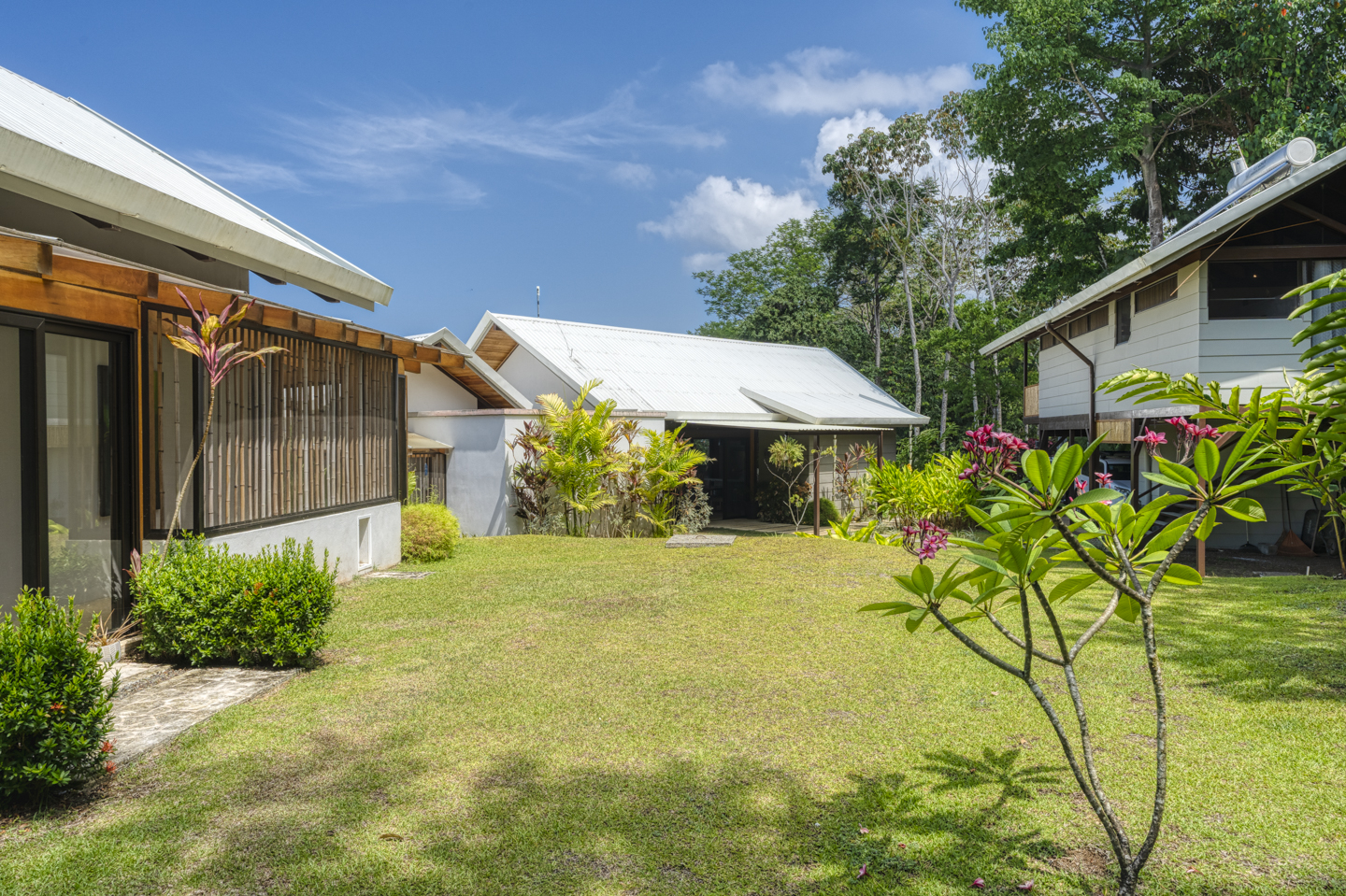 6 bed Single Family Homes For Sale in Uvita, Puntarenas - thumb 12