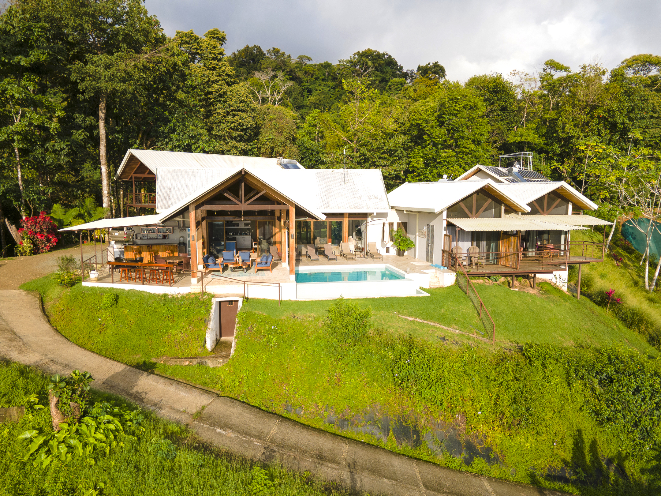 6 bed Single Family Homes For Sale in Uvita, Puntarenas - thumb 1