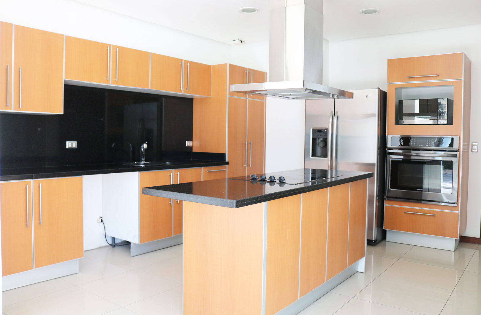 4 bed Single Family Homes For Sale in Escazu, San Jose - thumb 2