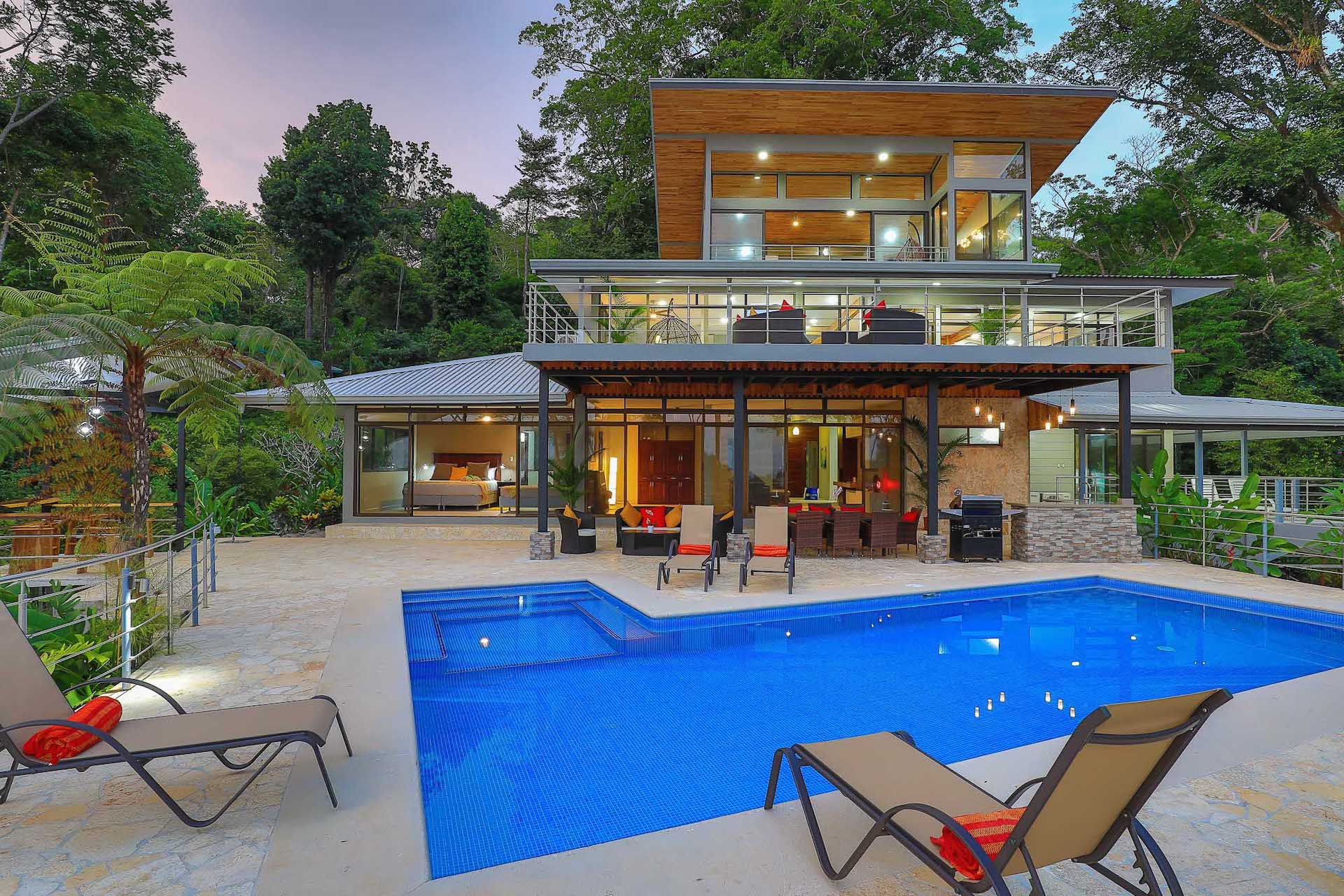 9 bed Single Family Homes For Sale in Dominical, Puntarenas - thumb 4