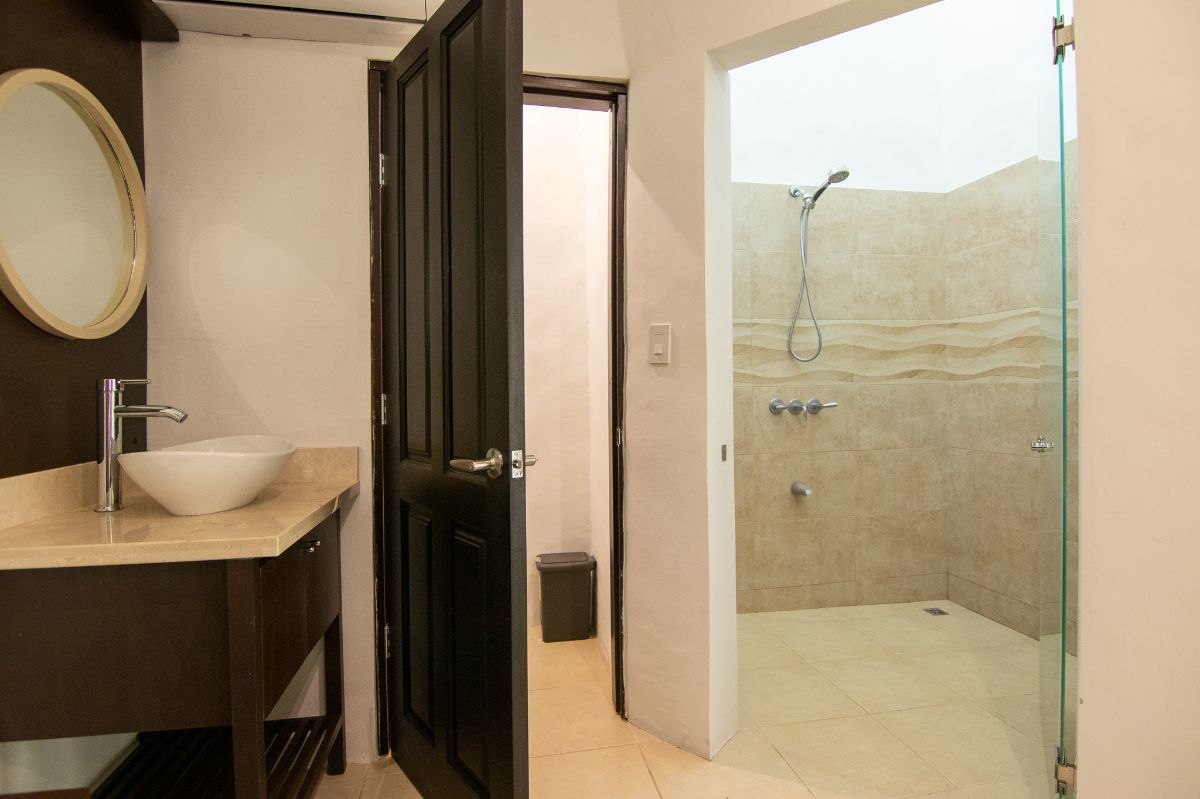 15 bed Hotel / Leisure For Sale in Playas Del Coco, Guanacaste - thumb 16