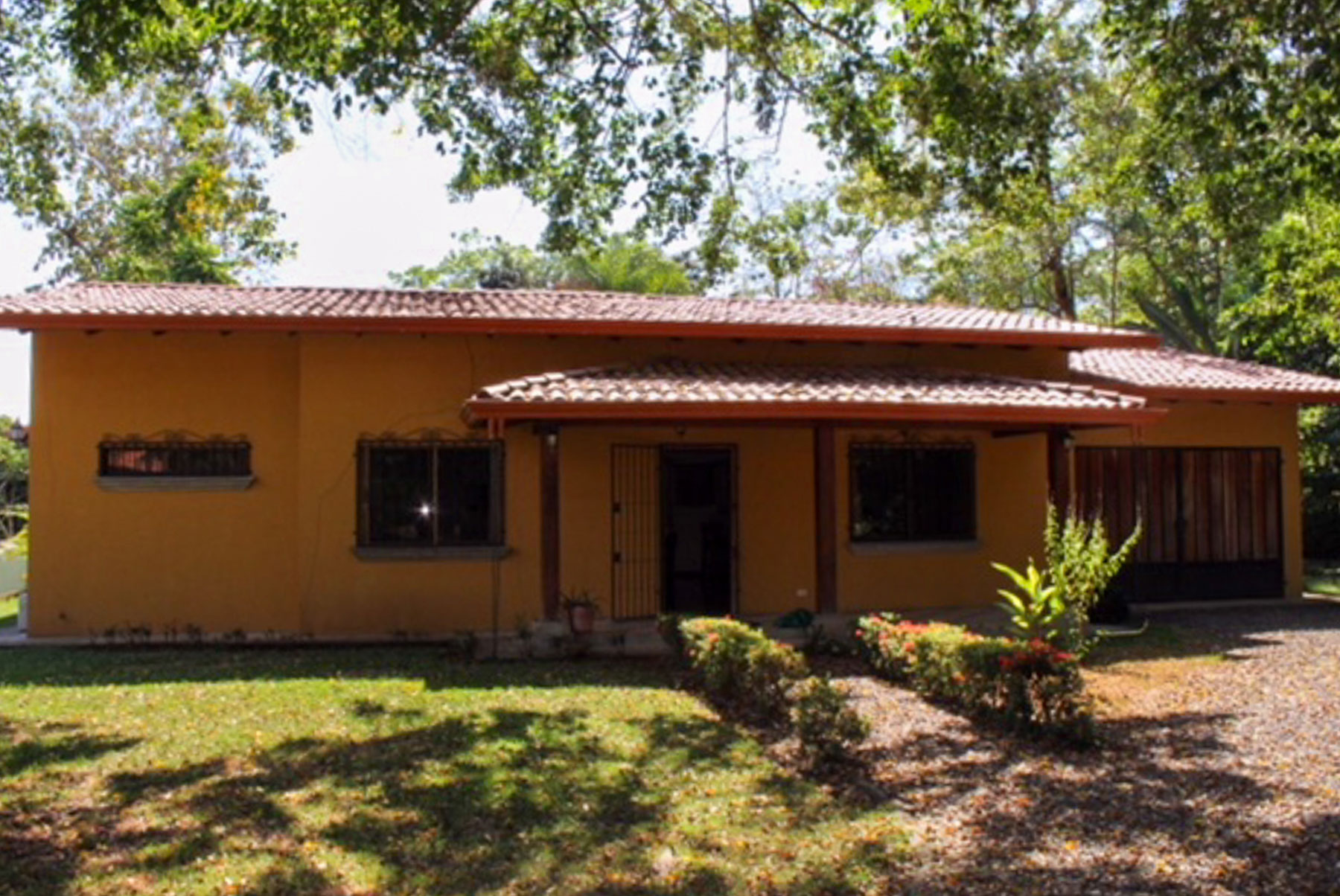 3 bed Single Family Homes For Sale in Jaco, Puntarenas - thumb 4