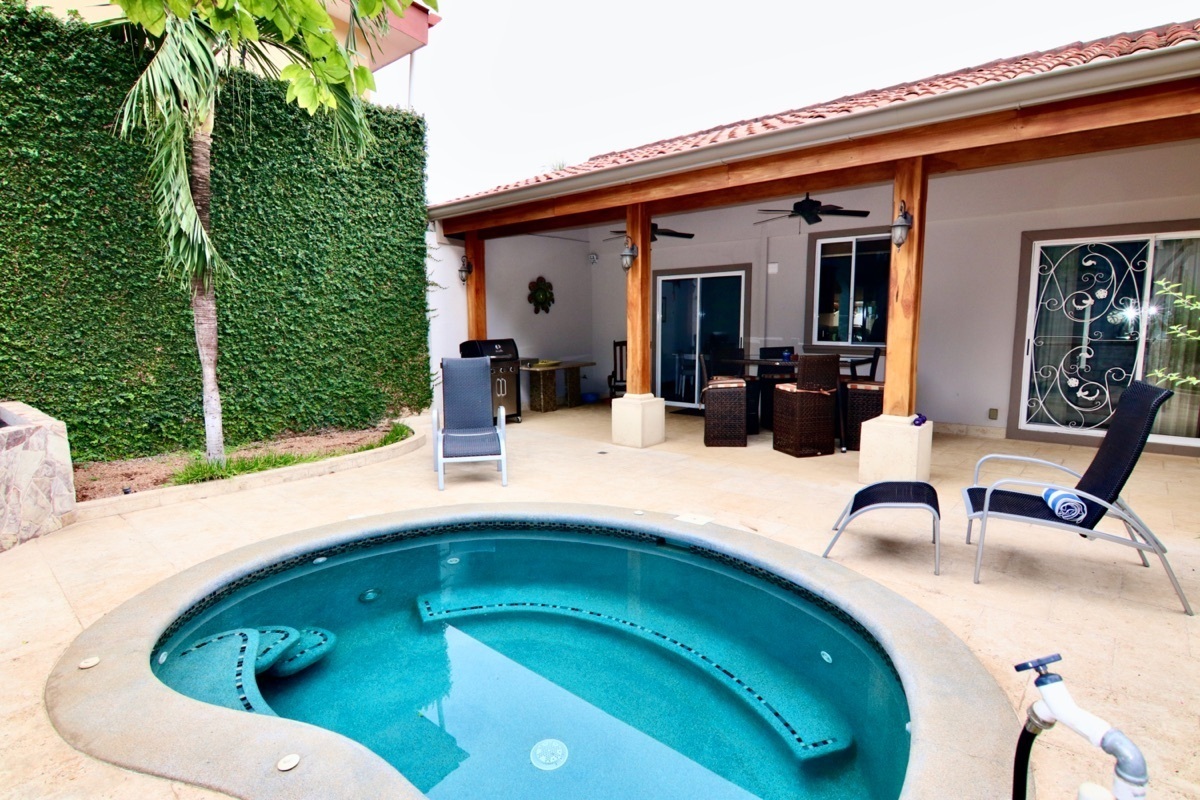 2 bed Single Family Homes For Sale in Playas Del Coco, Guanacaste - thumb 12