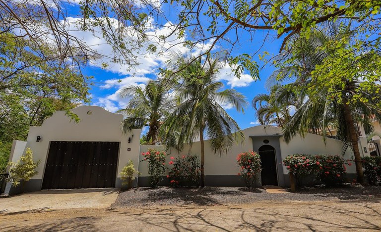 5 bed Single Family Homes For Sale in Playa Grande, Guanacaste - thumb 23