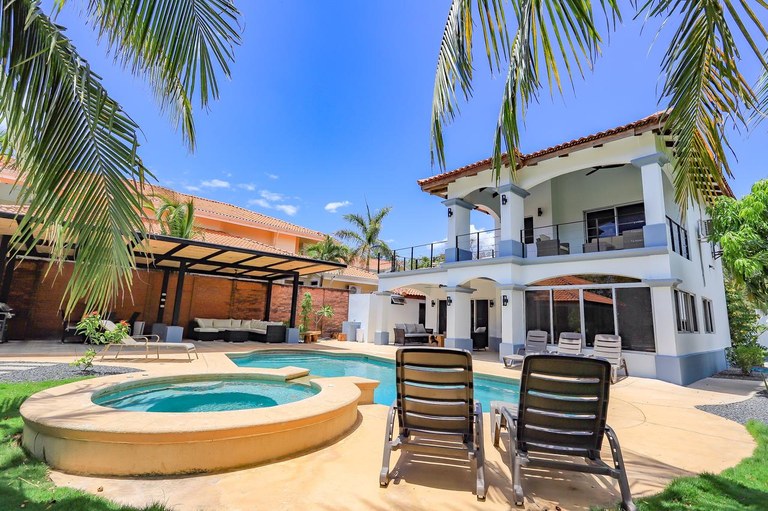 5 bed Single Family Homes For Sale in Playa Grande, Guanacaste - thumb 2