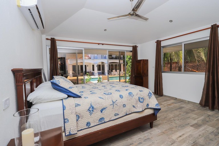 5 bed Single Family Homes For Sale in Playa Grande, Guanacaste - thumb 10