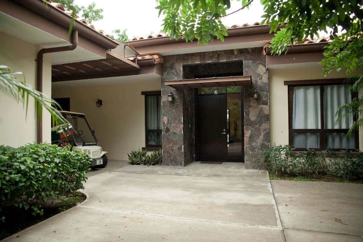4 bed Single Family Homes For Sale in Playas Del Coco, Guanacaste - thumb 1