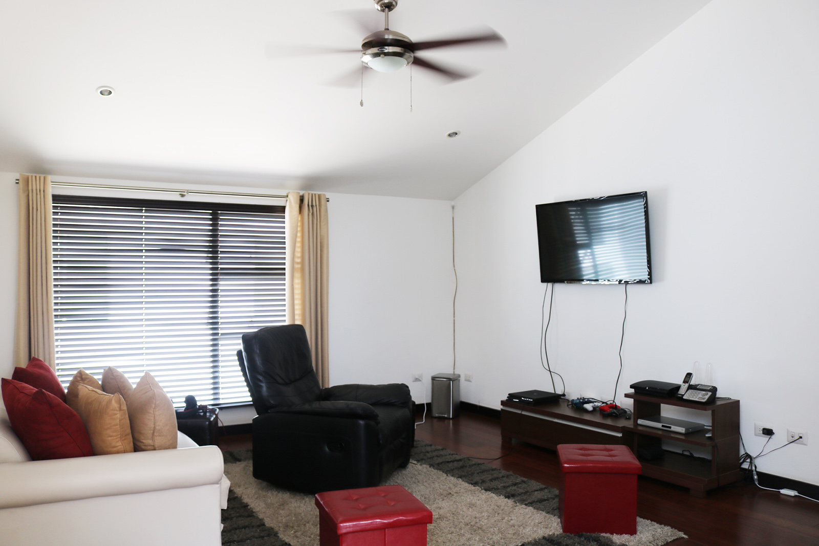 4 bed Single Family Homes For Sale in Santa Ana, San Jose - thumb 14