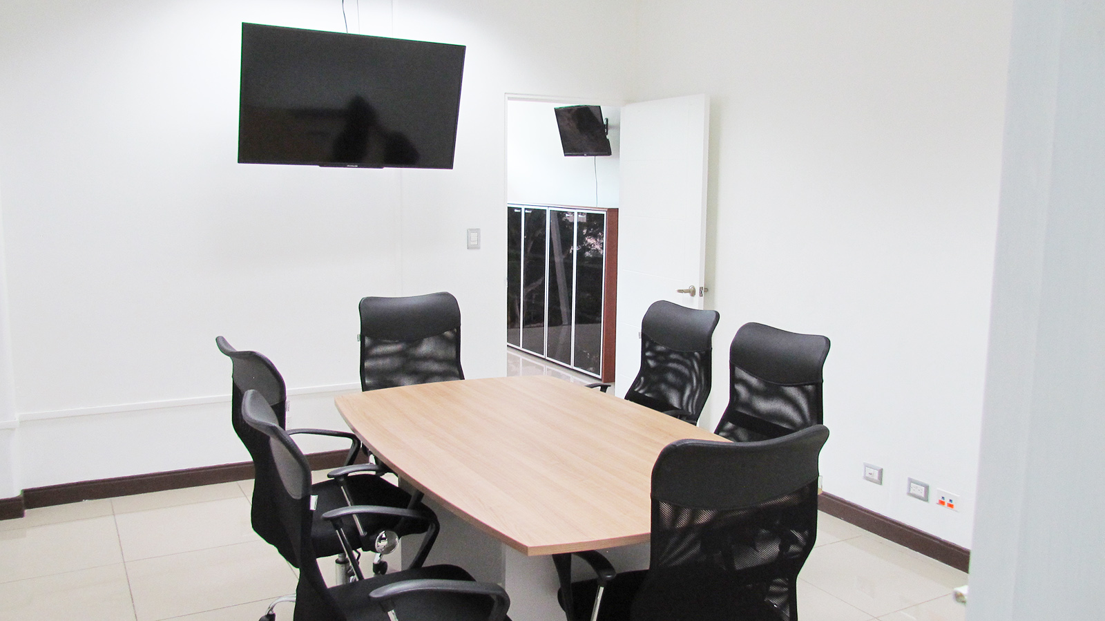 2 bed Commercial For Sale in Escazu, San Jose - thumb 2