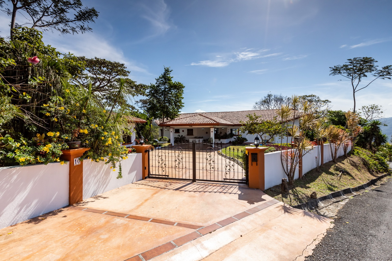 4 bed Single Family Homes For Sale in Atenas, Alajuela - thumb 4