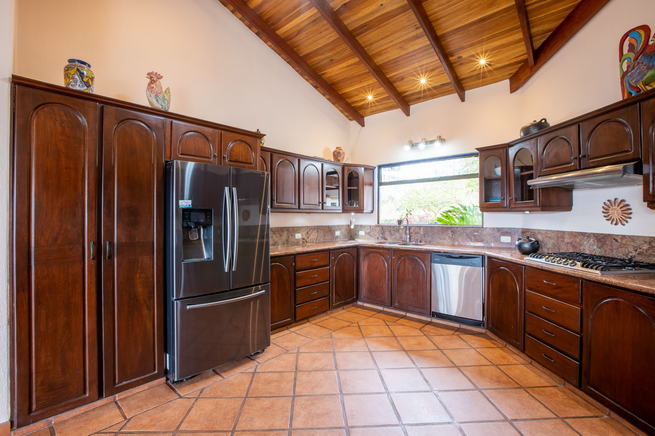 4 bed Single Family Homes For Sale in Atenas, Alajuela - thumb 11