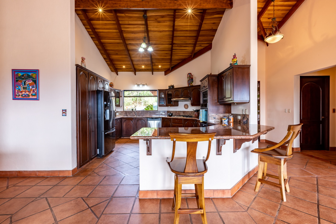 4 bed Single Family Homes For Sale in Atenas, Alajuela - thumb 10