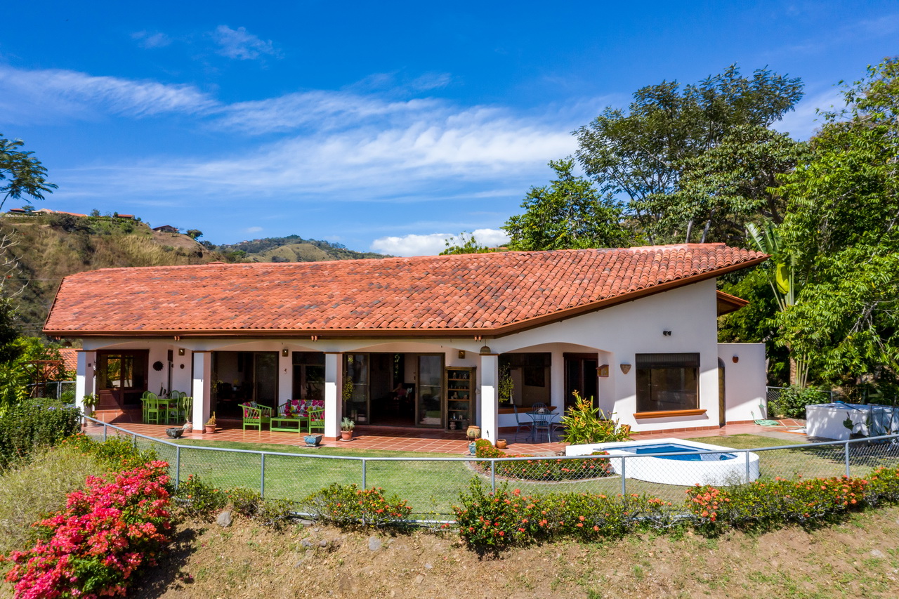 4 bed Single Family Homes For Sale in Atenas, Alajuela - thumb 1