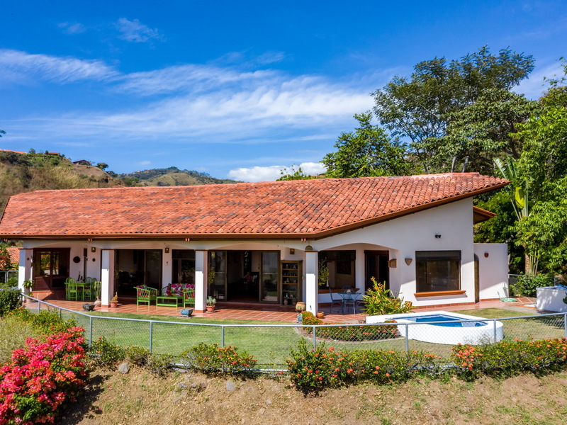 4 bed Single Family Homes For Sale in Atenas, Alajuela - 1