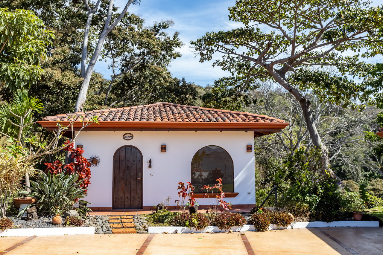 4 bed Single Family Homes For Sale in Atenas, Alajuela - thumb 5