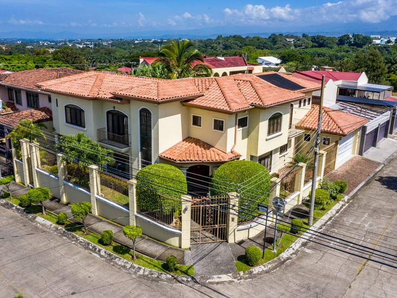 4 bed Single Family Homes For Sale in Belen, Heredia - 1
