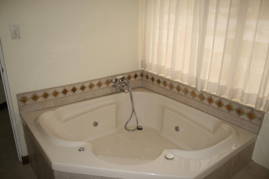 4 bed Single Family Homes For Sale in Curridabat, San Jose - thumb 8