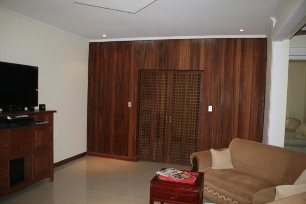 4 bed Single Family Homes For Sale in Curridabat, San Jose - thumb 1