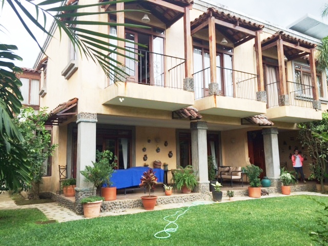 4 bed Single Family Homes For Sale in Curridabat, San Jose - thumb 1