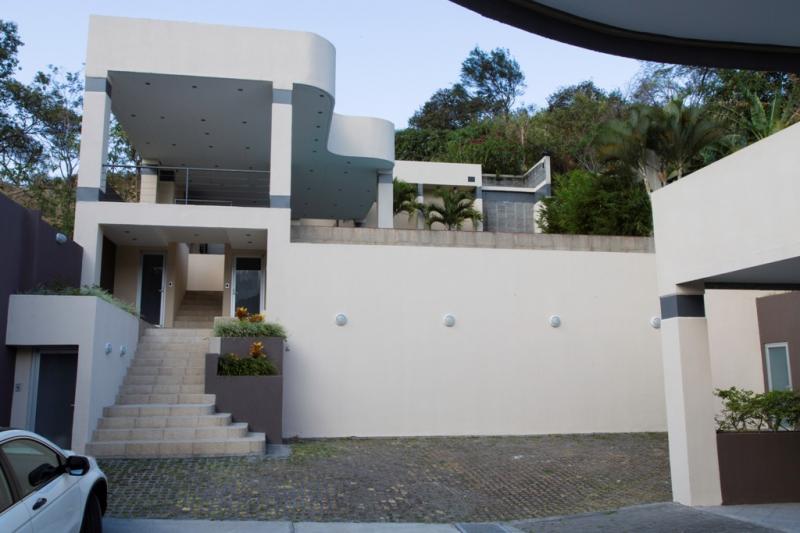 4 bed Condo For Sale in Santa Ana, San Jose - thumb 3