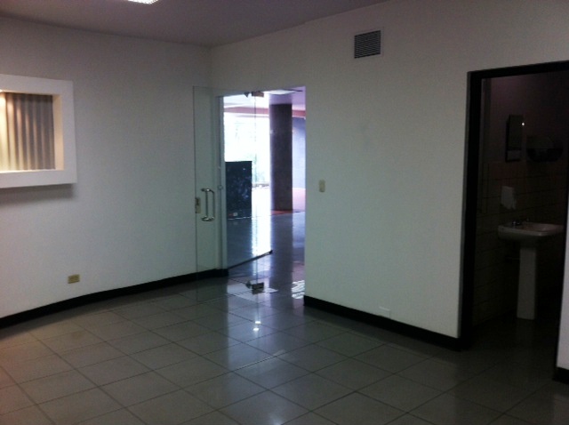 4 bed Commercial For Rent in Curridabat, San Jose - thumb 4