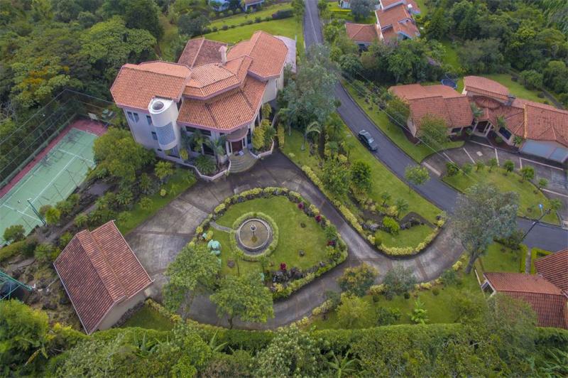 5 bed Single Family Homes For Sale in San Rafael, Heredia - thumb 14