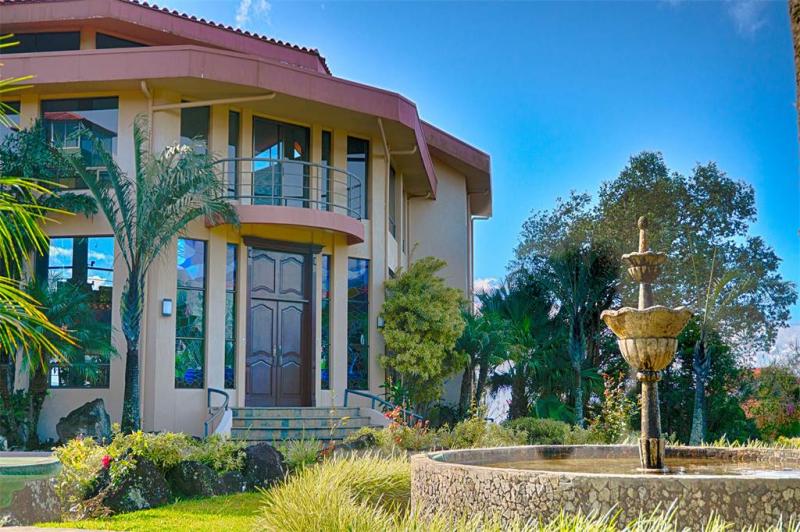 5 bed Single Family Homes For Sale in San Rafael, Heredia - thumb 12