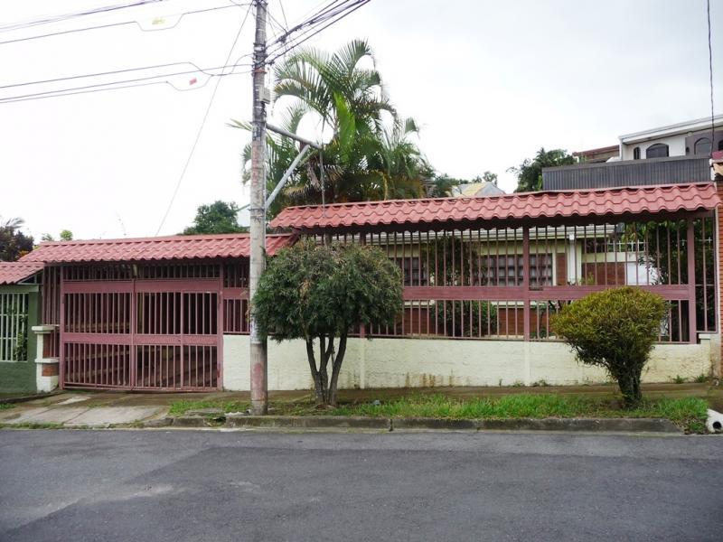 3 bed Single Family Homes For Sale in Moravia, San Jose - 1