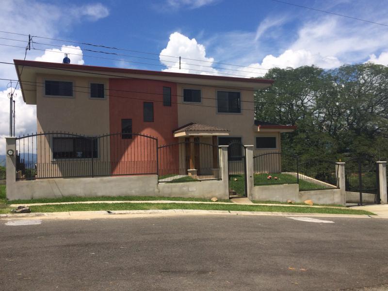 4 Bed Single Family Homes For Sale in La Garita Costa Rica