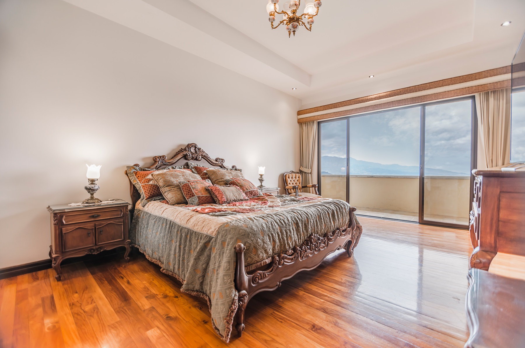 4 bed Single Family Homes For Sale in Curridabat, San Jose - thumb 5