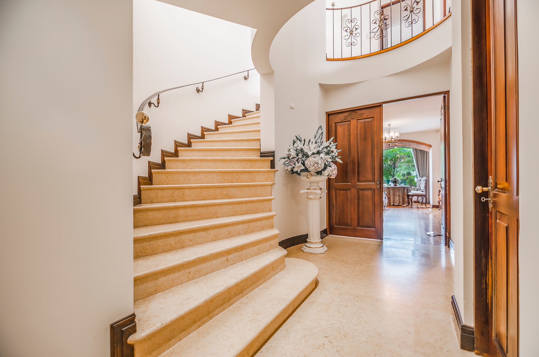 4 bed Single Family Homes For Sale in Curridabat, San Jose - thumb 10