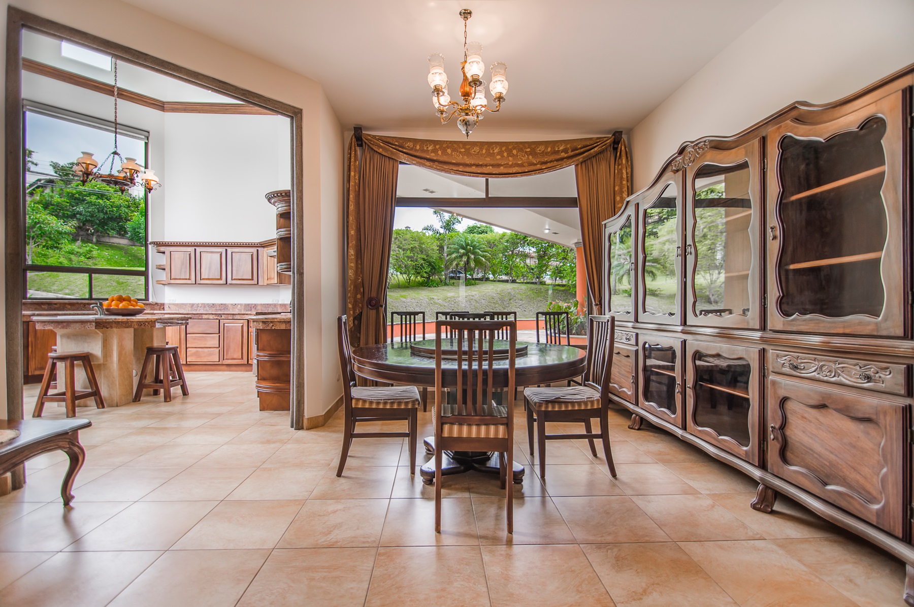 4 bed Single Family Homes For Sale in Curridabat, San Jose - thumb 14