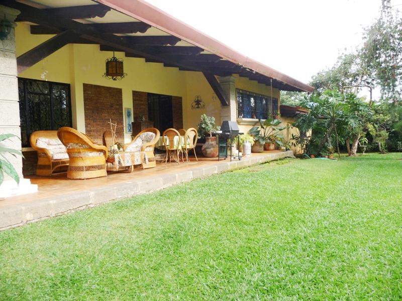 5 bed Single Family Homes For Sale in Curridabat, San Jose - thumb 4