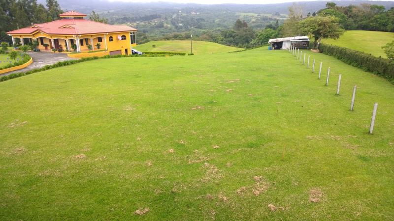 3 bed Condo For Sale in Moravia, San Jose - thumb 13