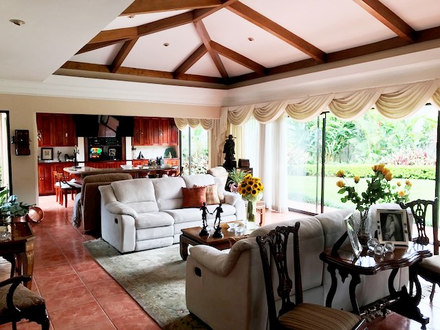 4 bed Single Family Homes For Sale in Curridabat, San Jose - thumb 12