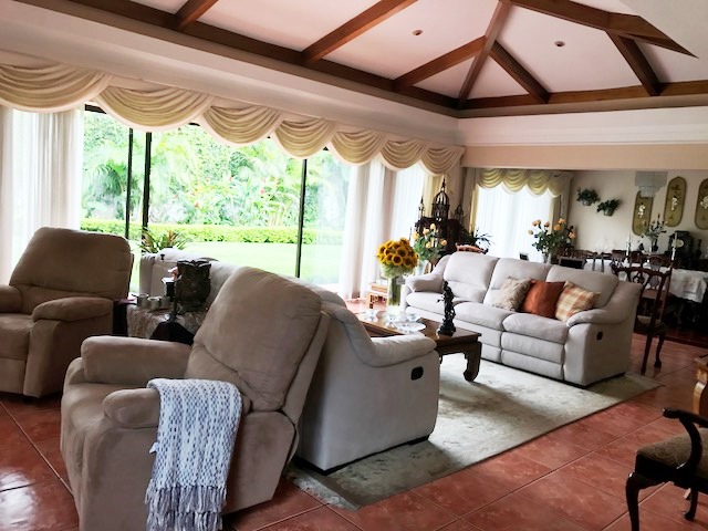 4 bed Single Family Homes For Sale in Curridabat, San Jose - thumb 14