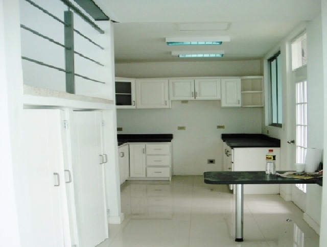 4 bed Single Family Homes For Sale in Santa Ana, San Jose - thumb 14