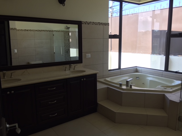 4 bed Condo For Sale in San Isidro, Heredia - thumb 6