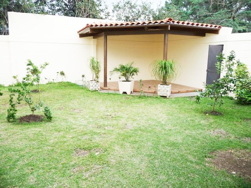 3 bed Single Family Homes For Sale in Curridabat, San Jose - thumb 12