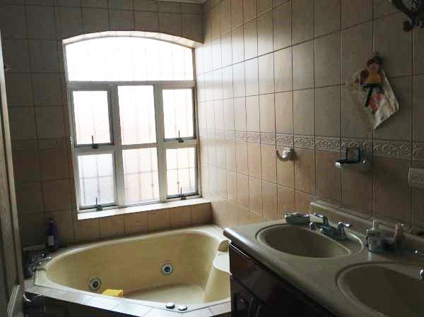 5 bed Single Family Homes For Sale in Tres Ríos, Cartago - thumb 6