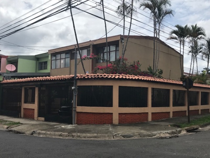 4 bed Single Family Homes For Sale in Dos Rios, San Jose - 1